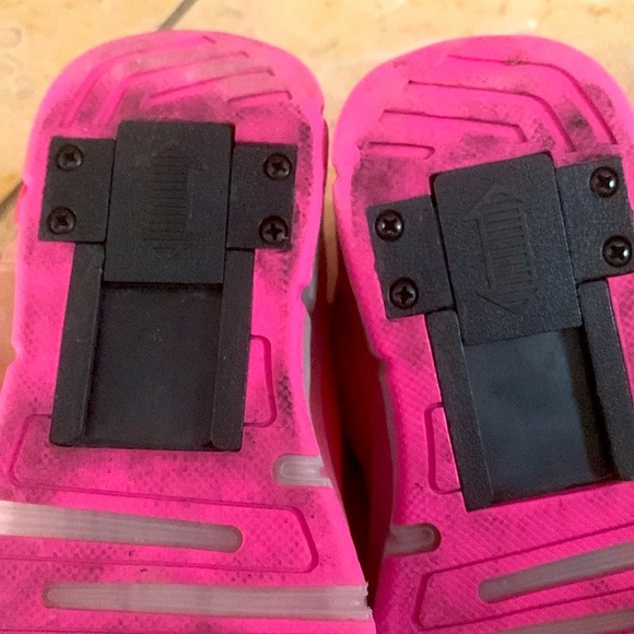 Aimoge Heelys-type of light up Roller Shoes EUC - Picture 10 of 10